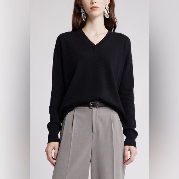 Nordstrom 100% Cashmere V Neck Sweater NWOT Size M - Picture 1 of 7